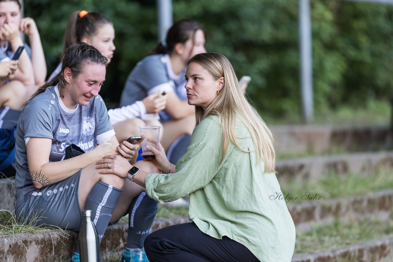 Bild 102 - Loewinnen Cup